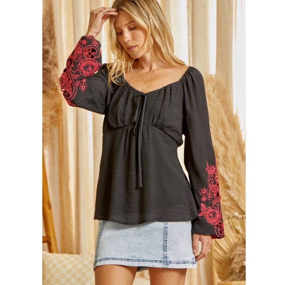SAVANNA JANE EMBROIDERED SLEEVE TOP ❤️NEW COLLECTION IN STORES❤️